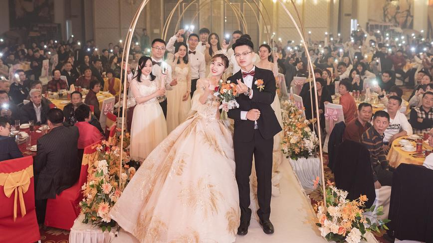 December 9, 2019 Mr. Xie and Miss Li are newly married 