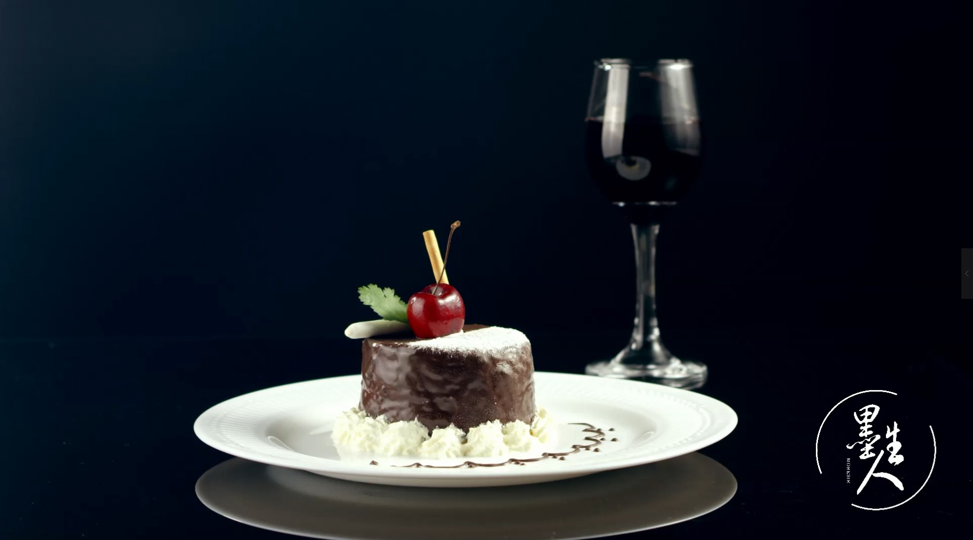 精致巧克力小花蛋糕，创意美食短视频——墨生人 