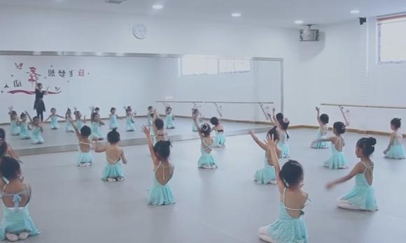 舞蹈培训班 采访视频 