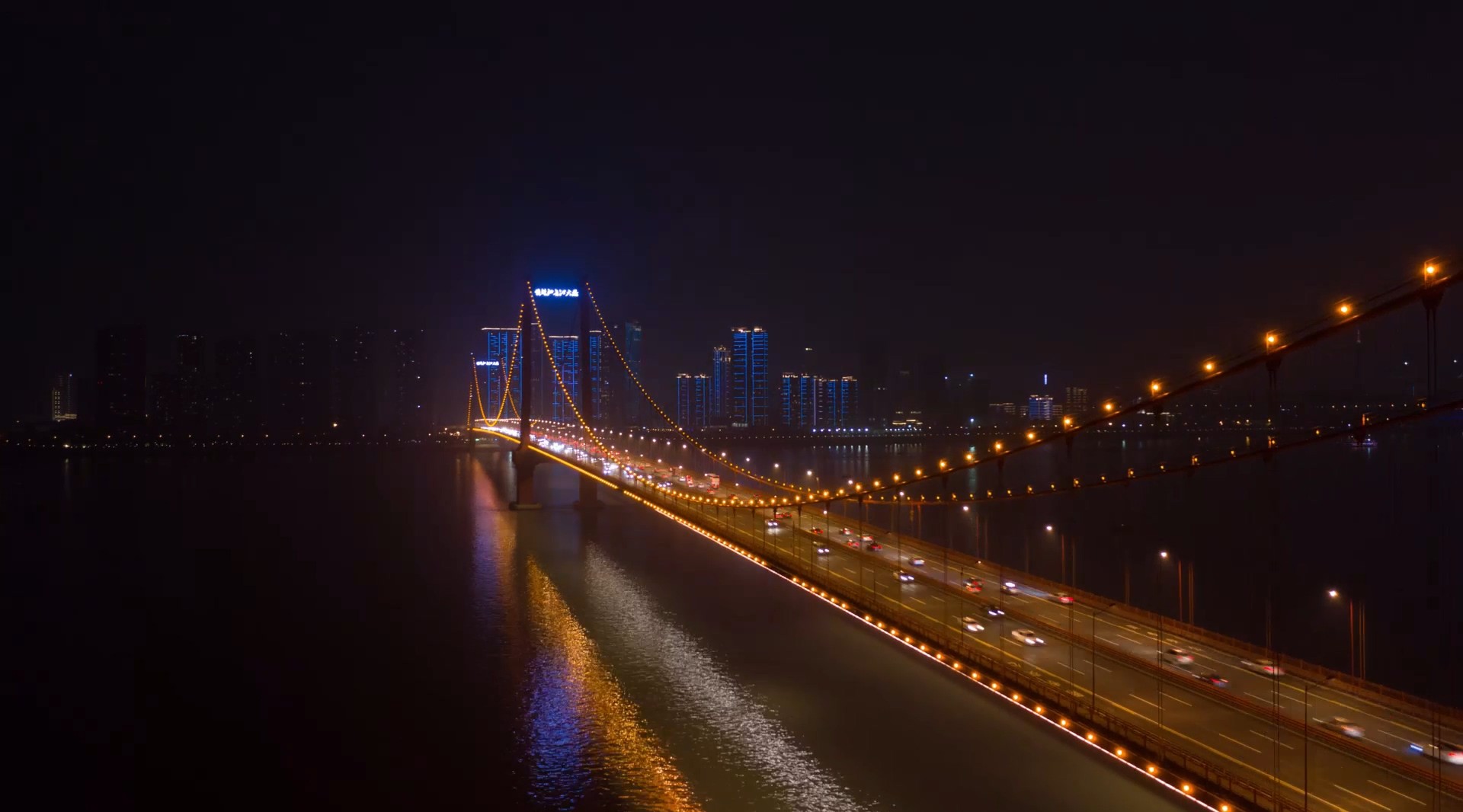 《航拍延时之鹦鹉洲长江大桥》--摄影师金一尘 