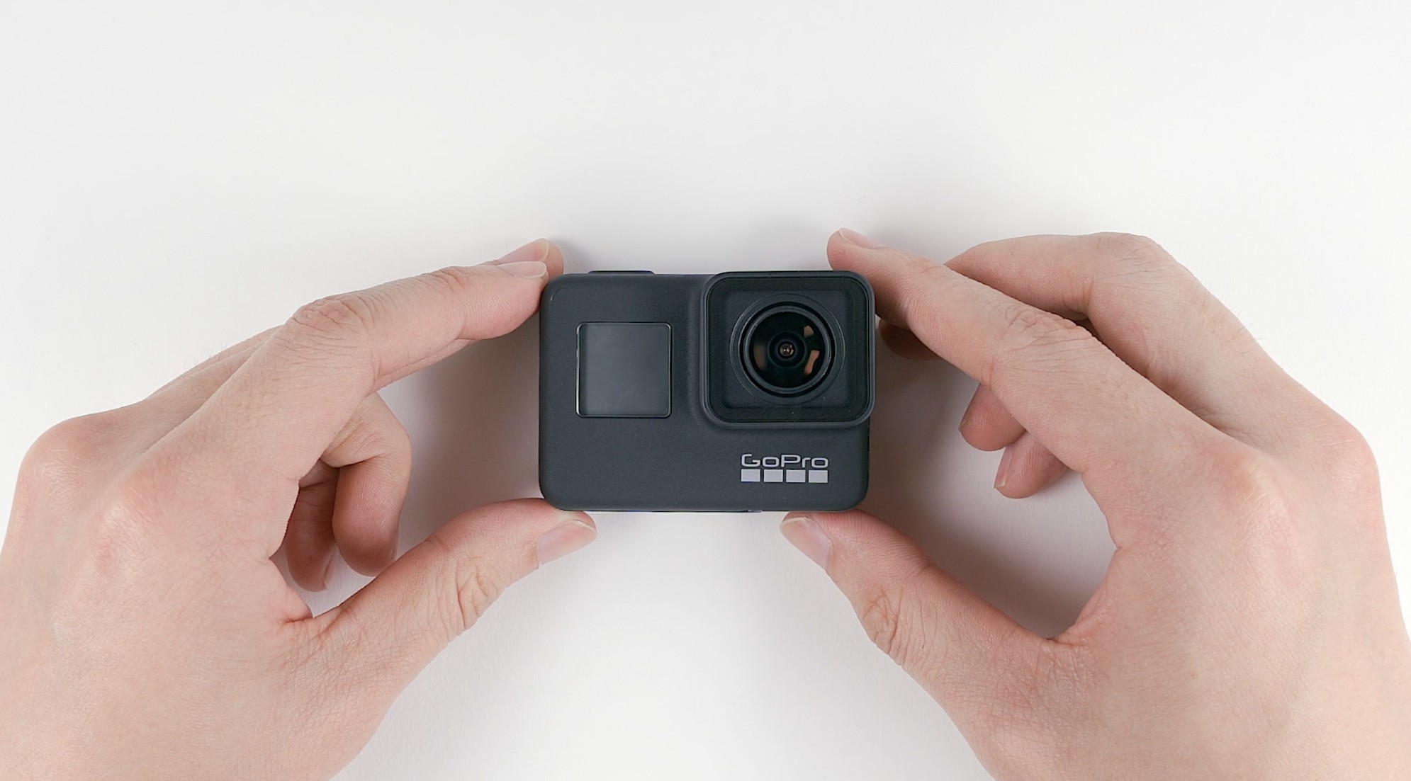 GoPro 如何安装电池+SD卡 