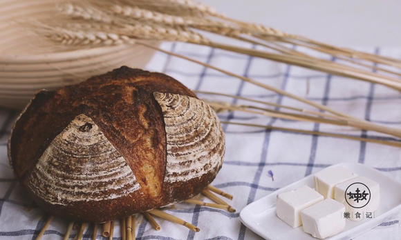 嫩食记——特别的口味，燕麦百香果乡村面包 