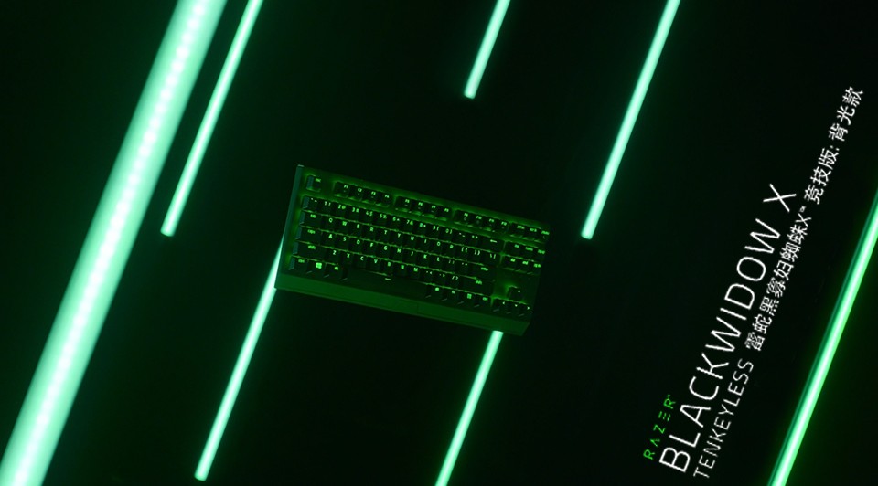 功夫传媒丨「雷蛇 · 黑寡妇蜘蛛X™」竞技版：背光款机械键盘 